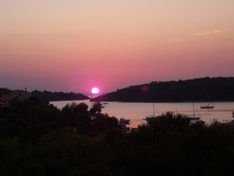 File:Tramonto sulla baia di vinkuran - panoramio.jpg